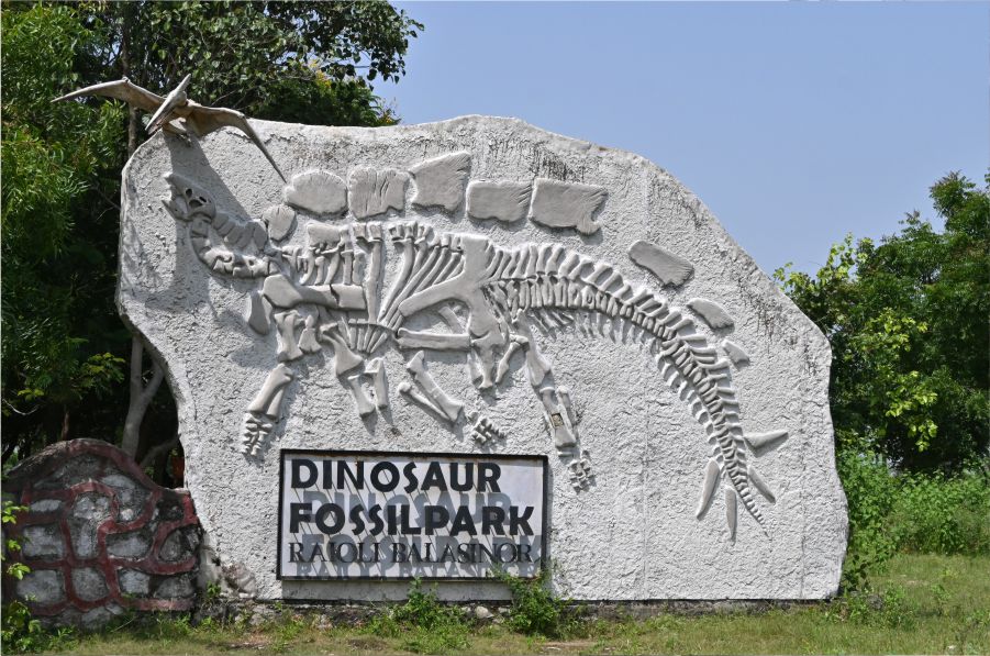 Rayioli Dinosaur Park near Balasinor, Gujarat Blog by The Kid Who Travelled.